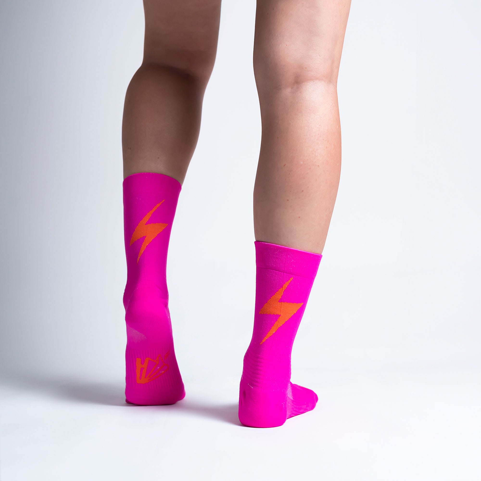 Calcetas deportivas Pro Thunder para running, maratón y ciclismo. Con diseño técnico transpirable, compresión media y soporte en arco plantar, costura antiampollas.