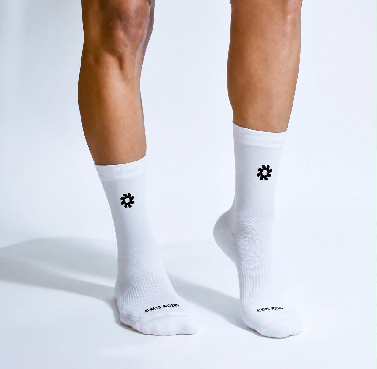 Calcetas deportivas 21 km Solace Pro para running, maratón y ciclismo. Con diseño técnico transpirable, compresión media y soporte en arco plantar, costura antiampollas.