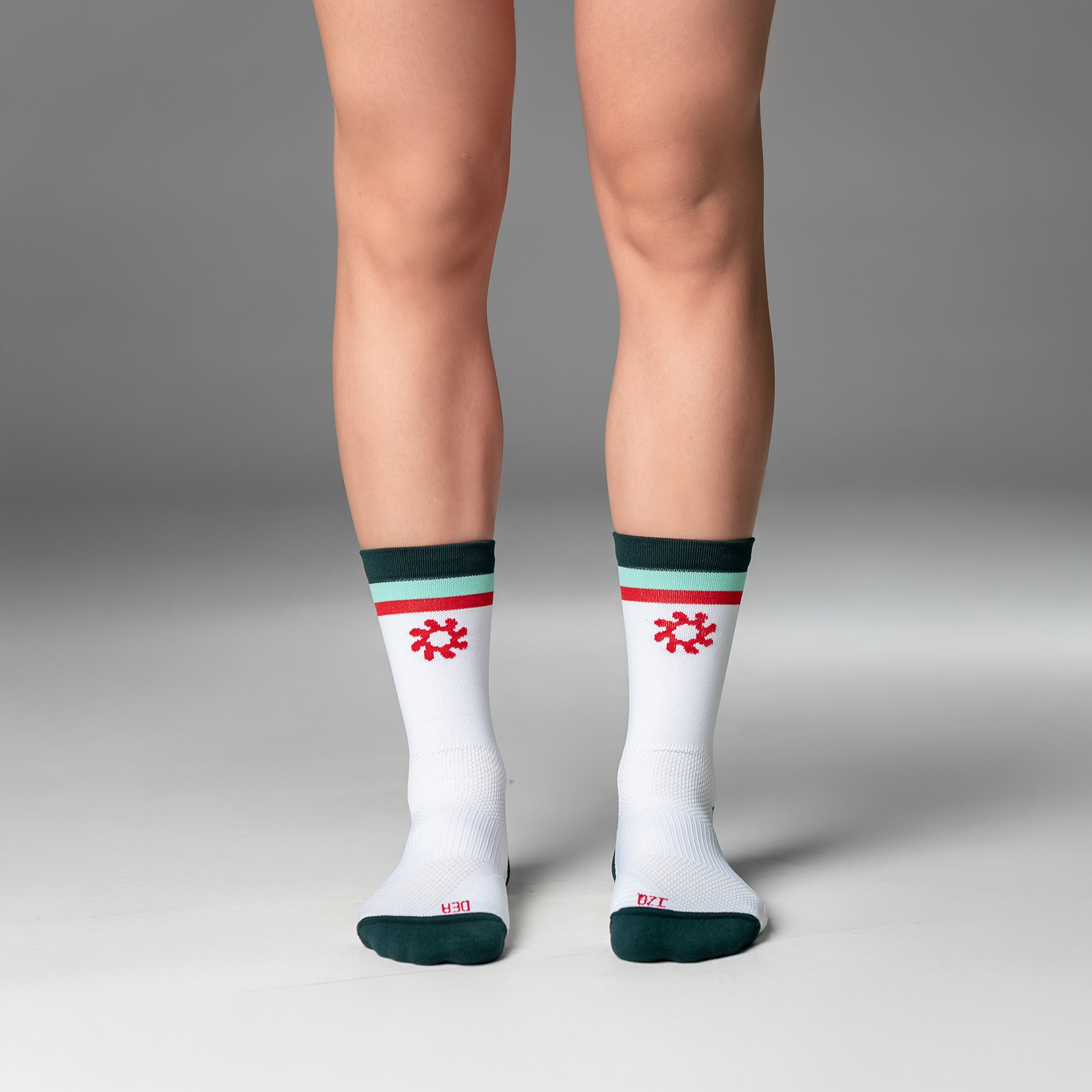 Calcetas deportivas 21 km Stripes Pro para running, maratón y ciclismo. Con diseño técnico transpirable, compresión media y soporte en arco plantar, costura antiampollas.