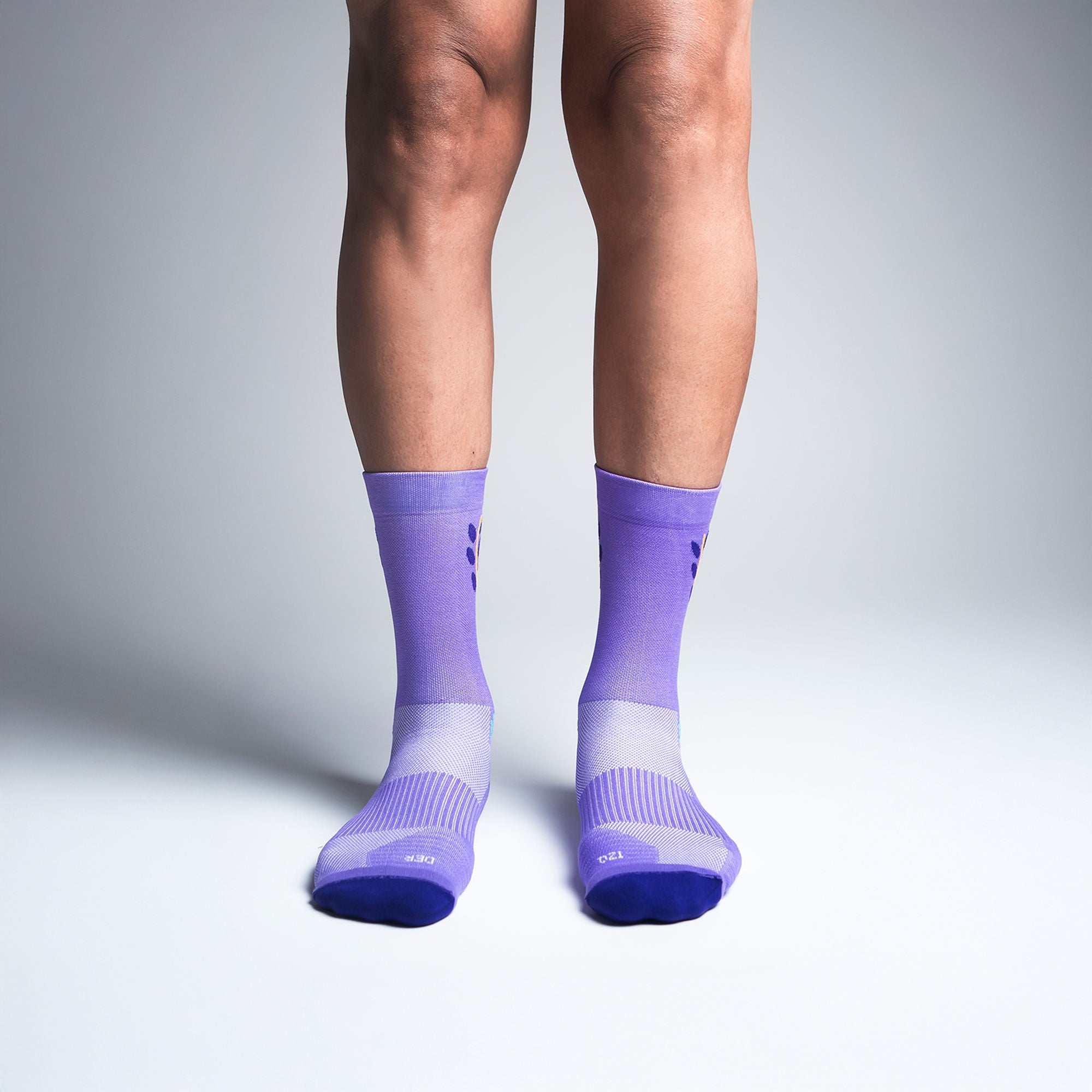 Calcetas deportivas Dia de Muertos para running, maratón y ciclismo. Con diseño técnico transpirable, compresión media y soporte en arco plantar, costura antiampollas.