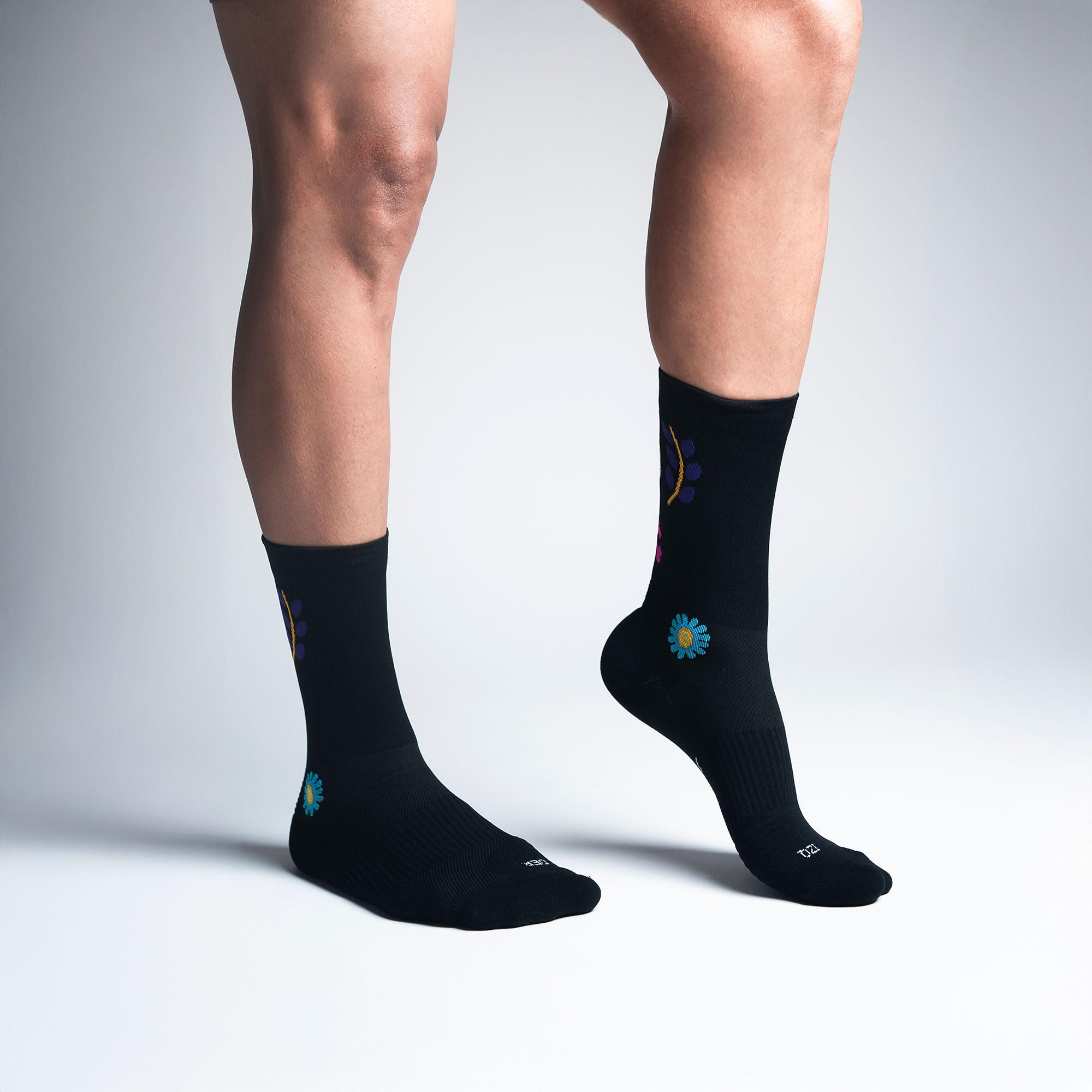 Calcetas deportivas Dia de Muertos para running, maratón y ciclismo. Con diseño técnico transpirable, compresión media y soporte en arco plantar, costura antiampollas.