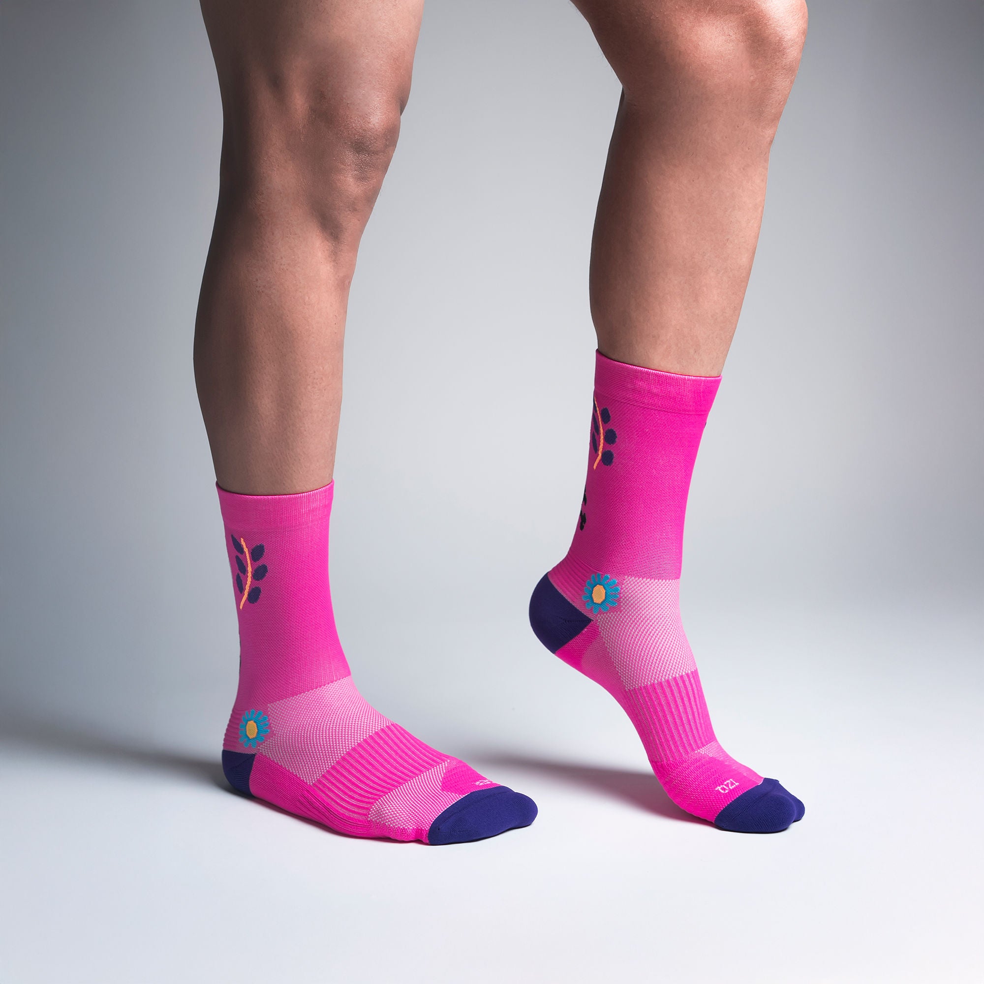 Calcetas deportivas Dia de Muertos para running, maratón y ciclismo. Con diseño técnico transpirable, compresión media y soporte en arco plantar, costura antiampollas.