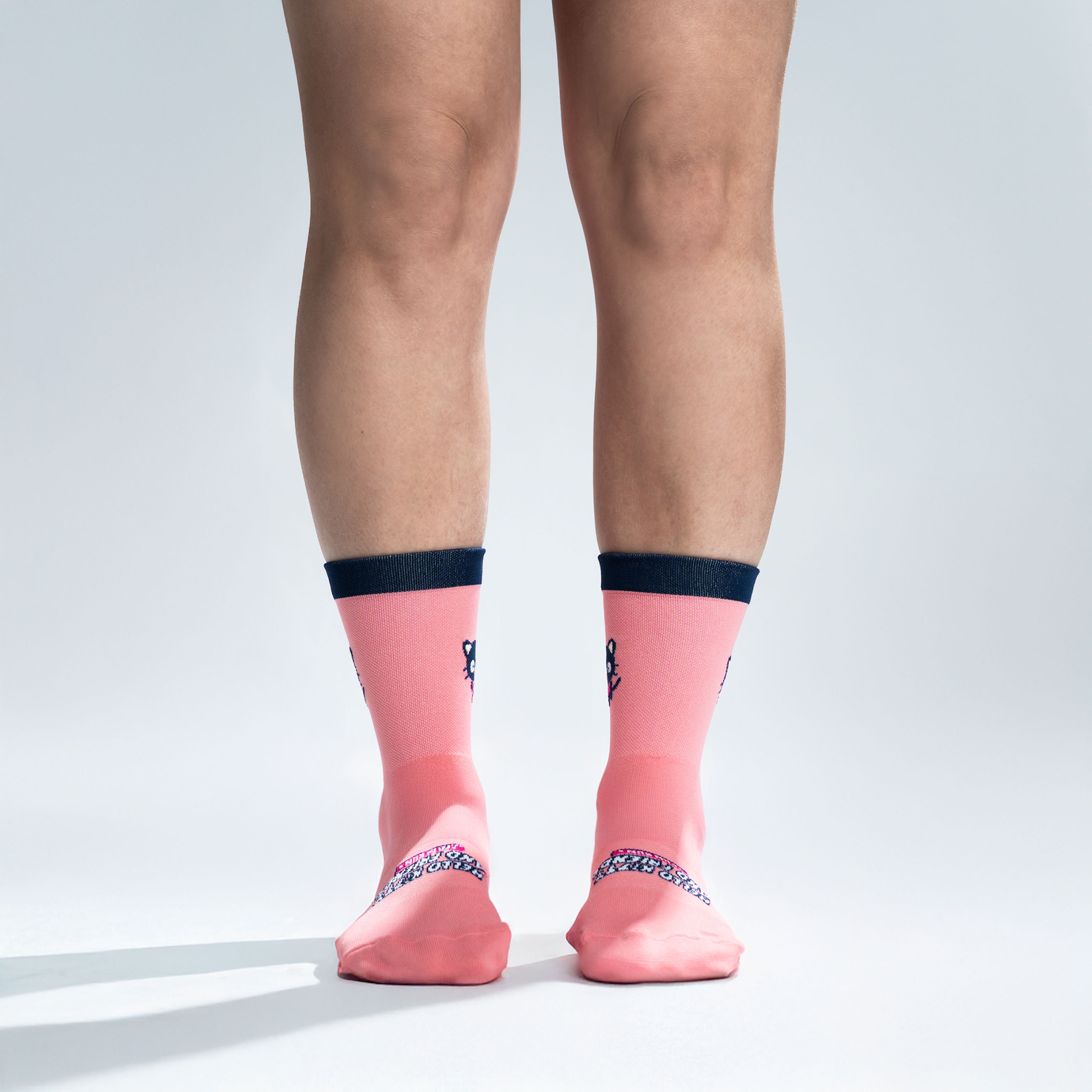 Calcetas deportivas Kitty & Friends con soporte en arco, tecnología antiampollas y diseño kawaii para correr y gym diseño chococat
