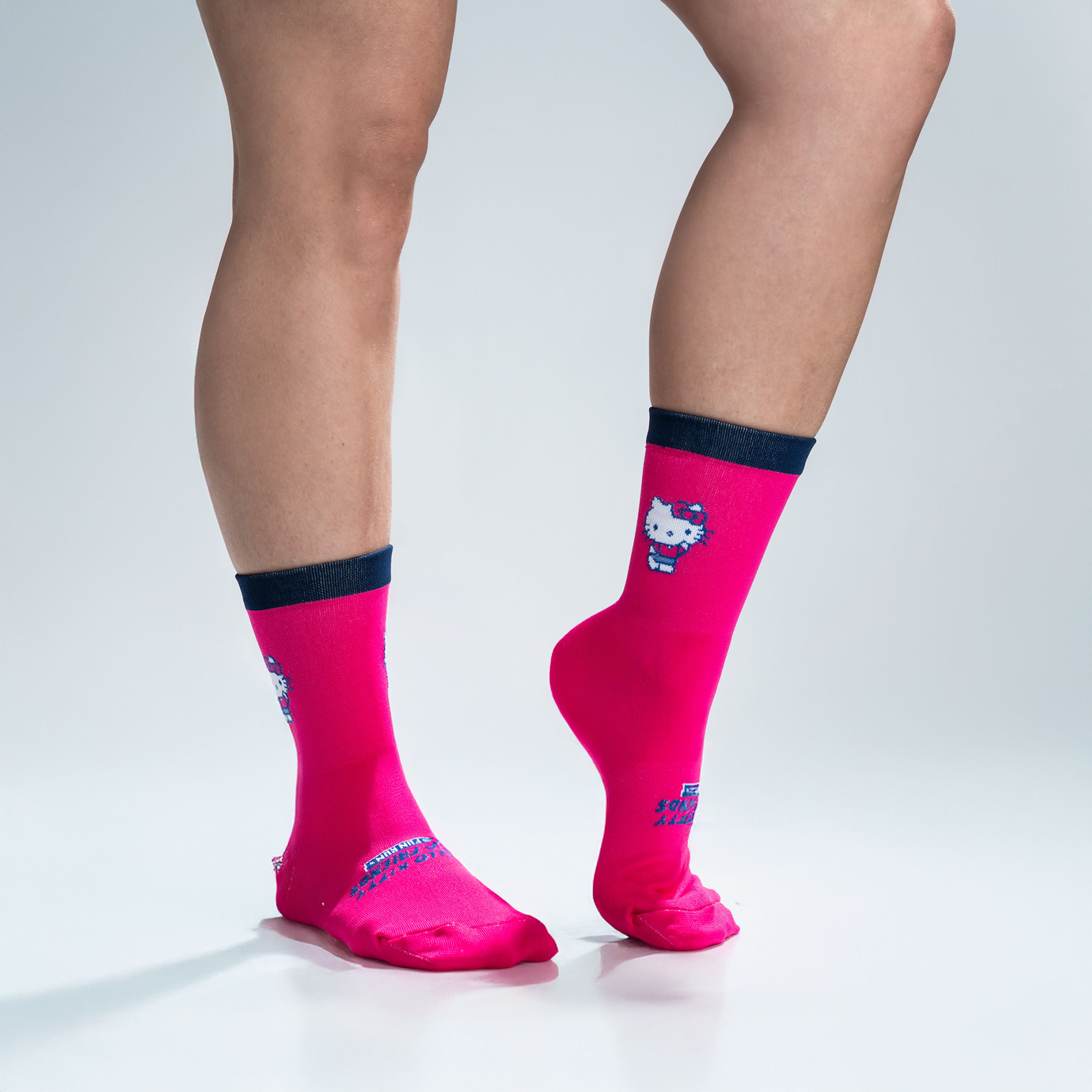 Calcetas deportivas Kitty & Friends con soporte en arco, tecnología antiampollas y diseño kawaii para correr y gym diseño Hello kitty pink