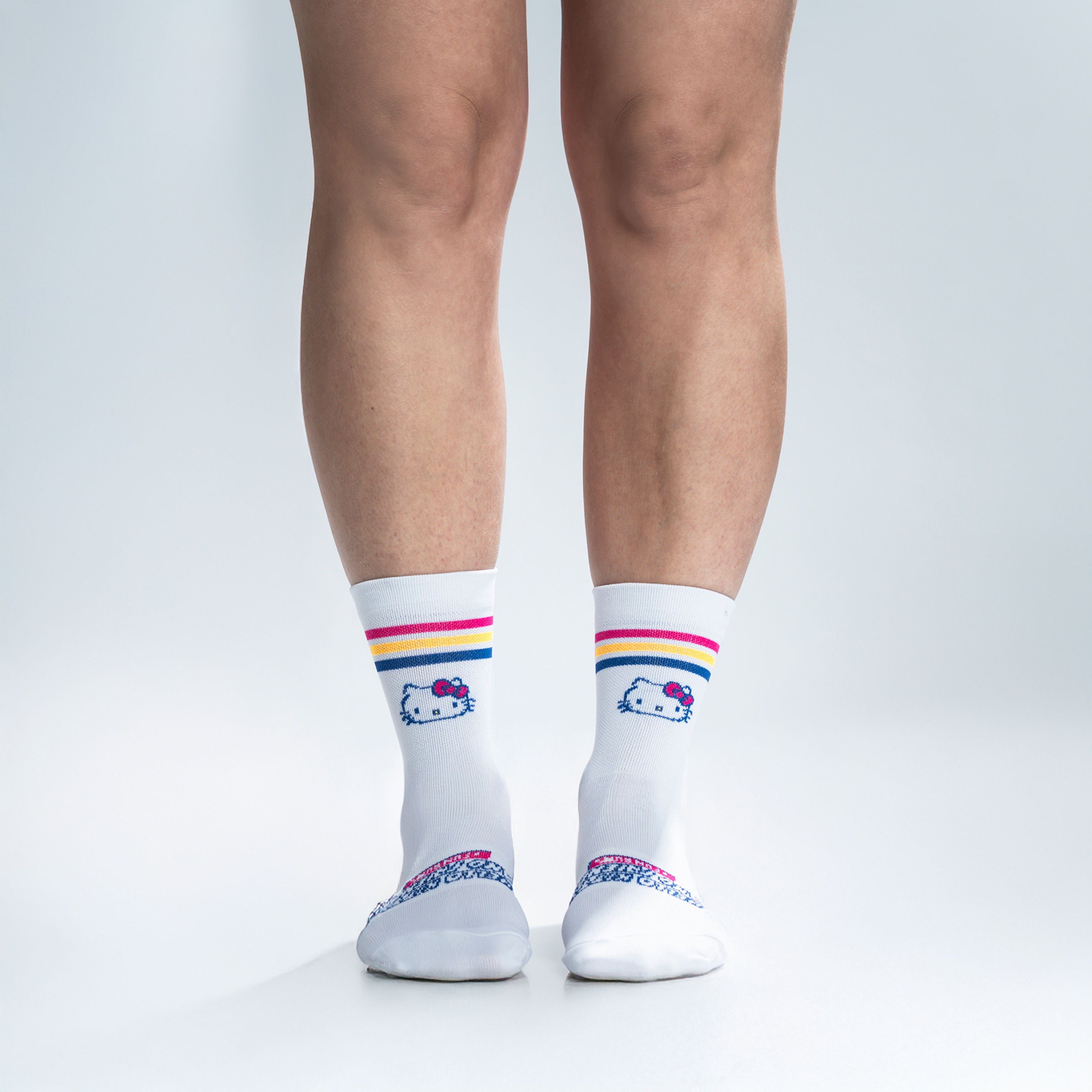 Calcetas deportivas Kitty & Friends con soporte en arco, tecnología antiampollas y diseño kawaii para correr y gym diseño Hellow Kitty stripes