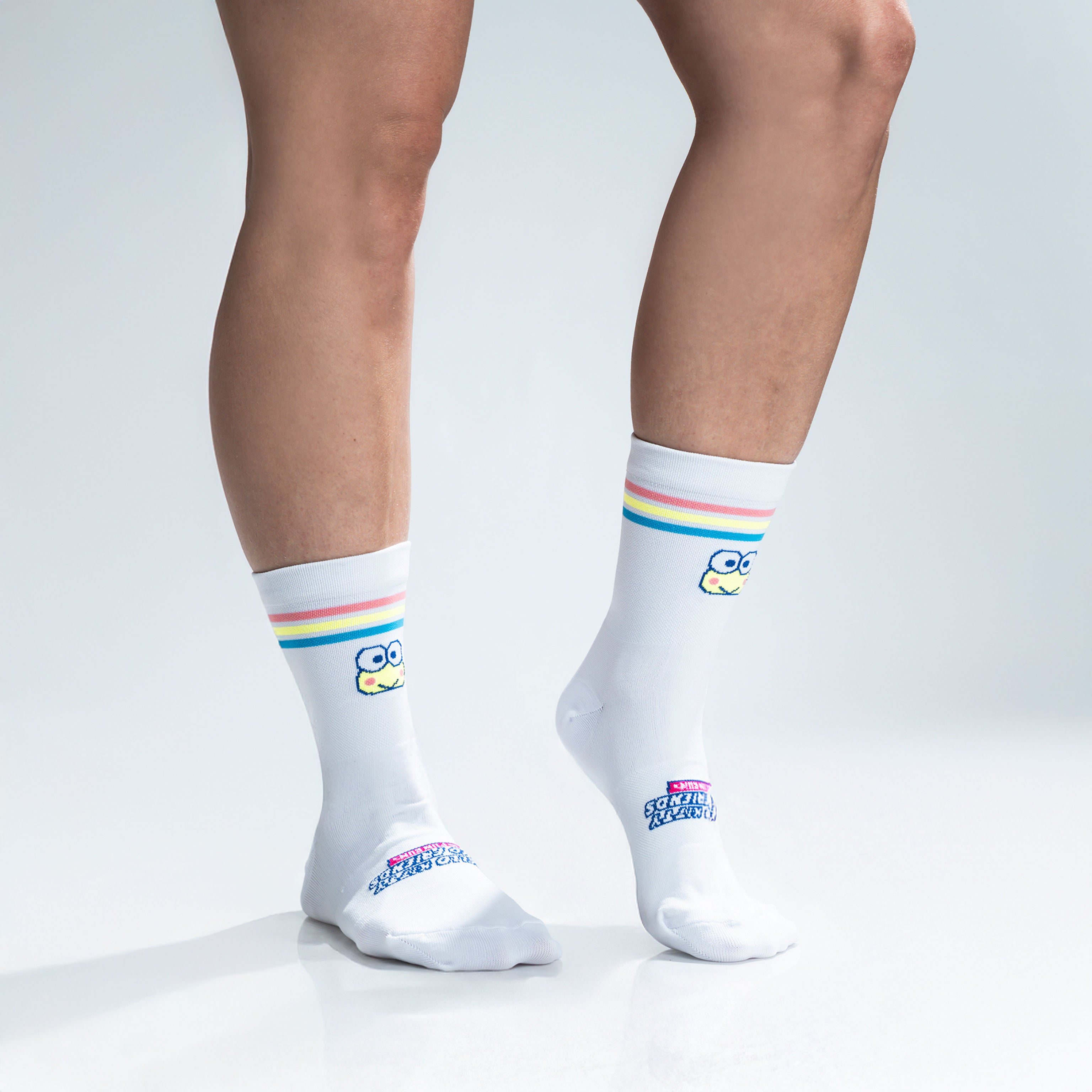 Calcetas deportivas Kitty & Friends con soporte en arco, tecnología antiampollas y diseño kawaii para correr y gym diseño Keroppi Stripes