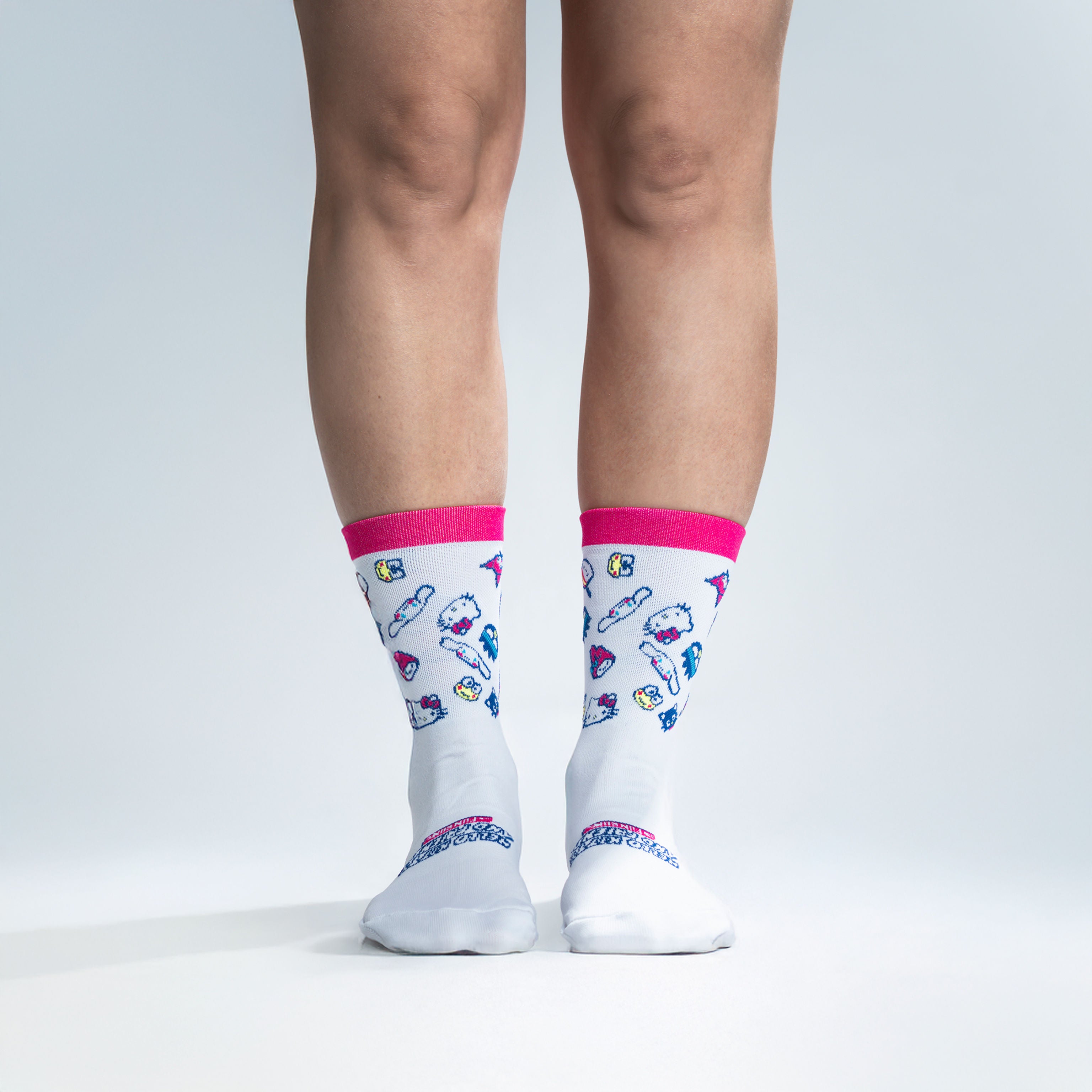 Calcetas deportivas Kitty & Friends con soporte en arco, tecnología antiampollas y diseño kawaii para correr y gym diseño Kitty and friends