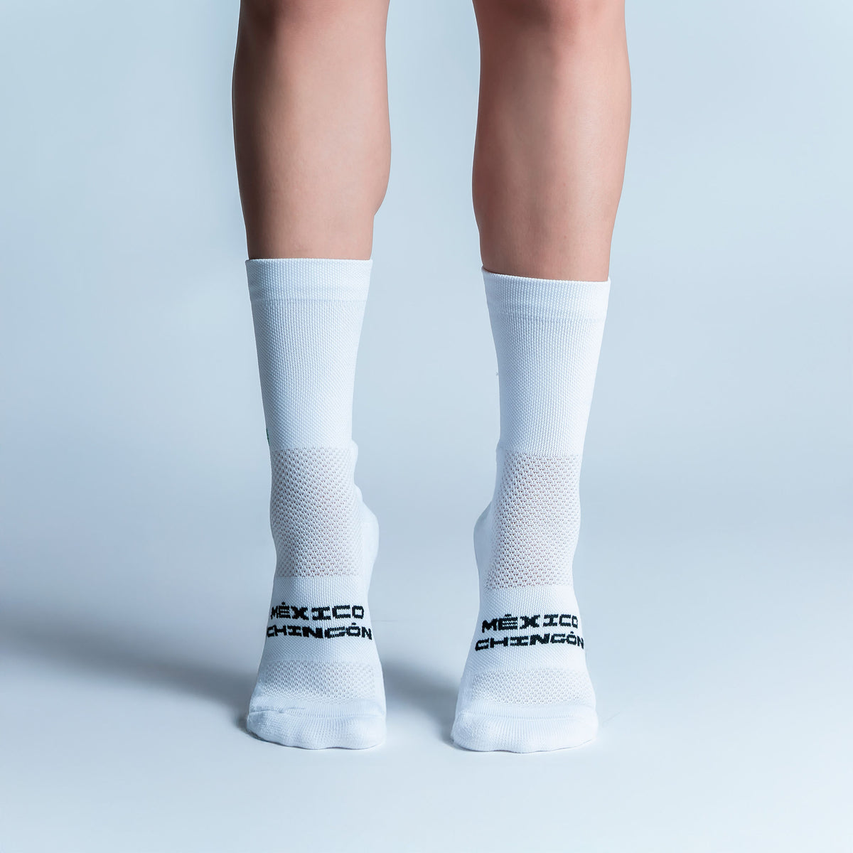 Calcetas Mex Intensity Max Cushion con diseño inspirado en México, tejido transpirable, soporte técnico y compresión ligera para running y entrenamiento.