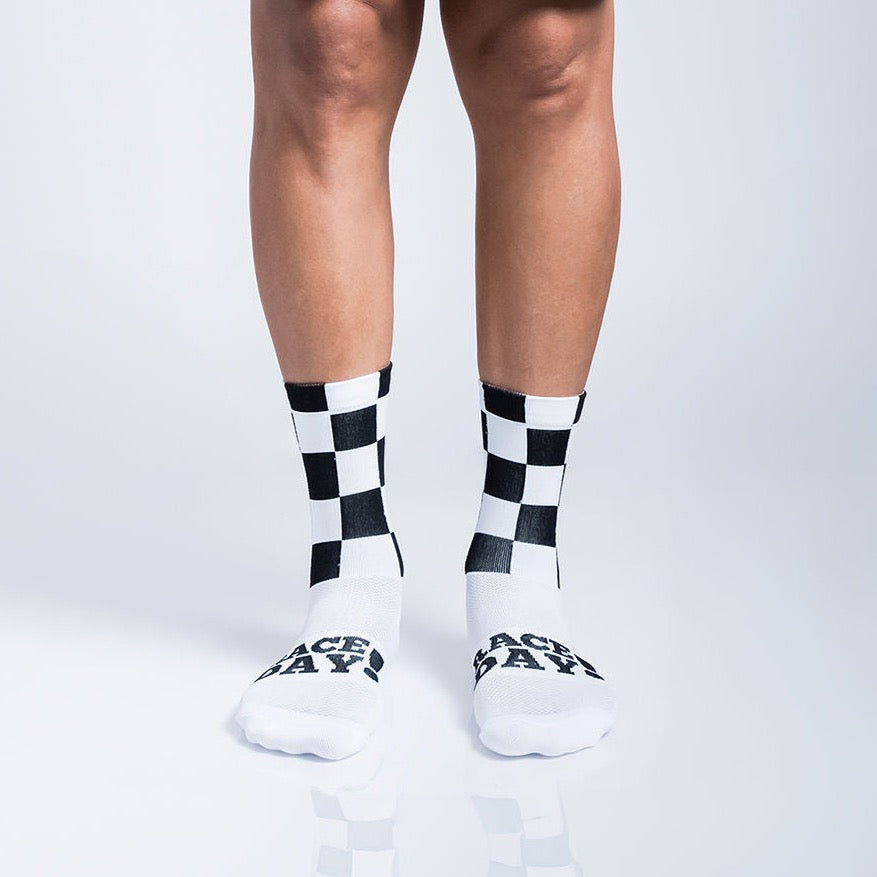 Calcetas deportivas classic Race Day de compresión ligera para correr y entrenamiento funcional.