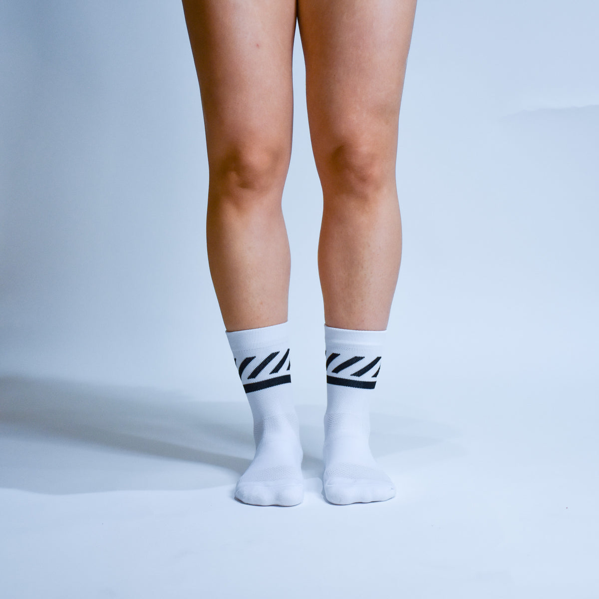 Calcetas A-3 Intensity Max Cushion con diseño inspirado en México, tejido transpirable, soporte técnico y compresión ligera para running y entrenamiento.