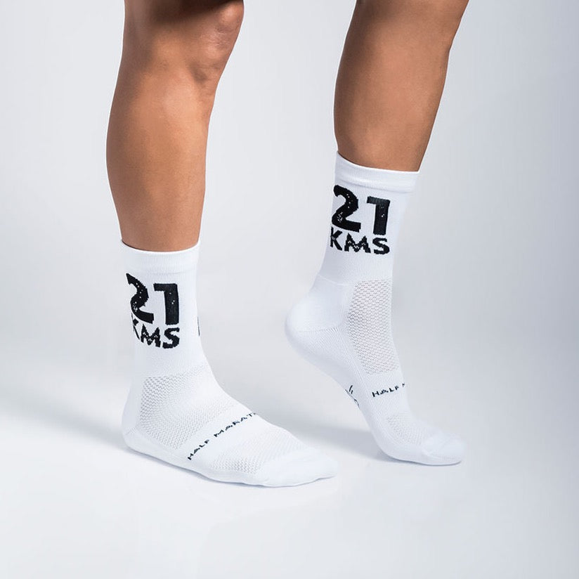 Calcetas deportivas Intensity 21k con diseño pensado para medias distancias, tejido transpirable, soporte técnico y compresión media para running y entrenamiento