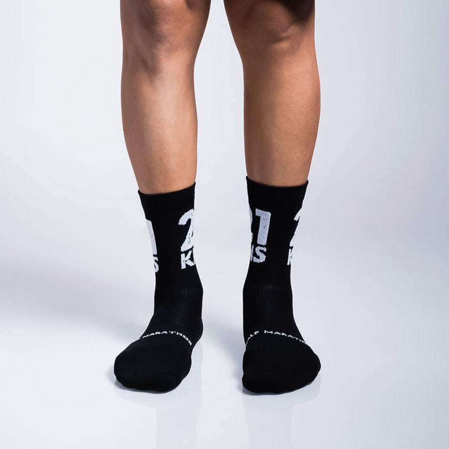 Calcetas deportivas Intensity 21k con diseño pensado para medias distancias, tejido transpirable, soporte técnico y compresión media para running y entrenamiento.