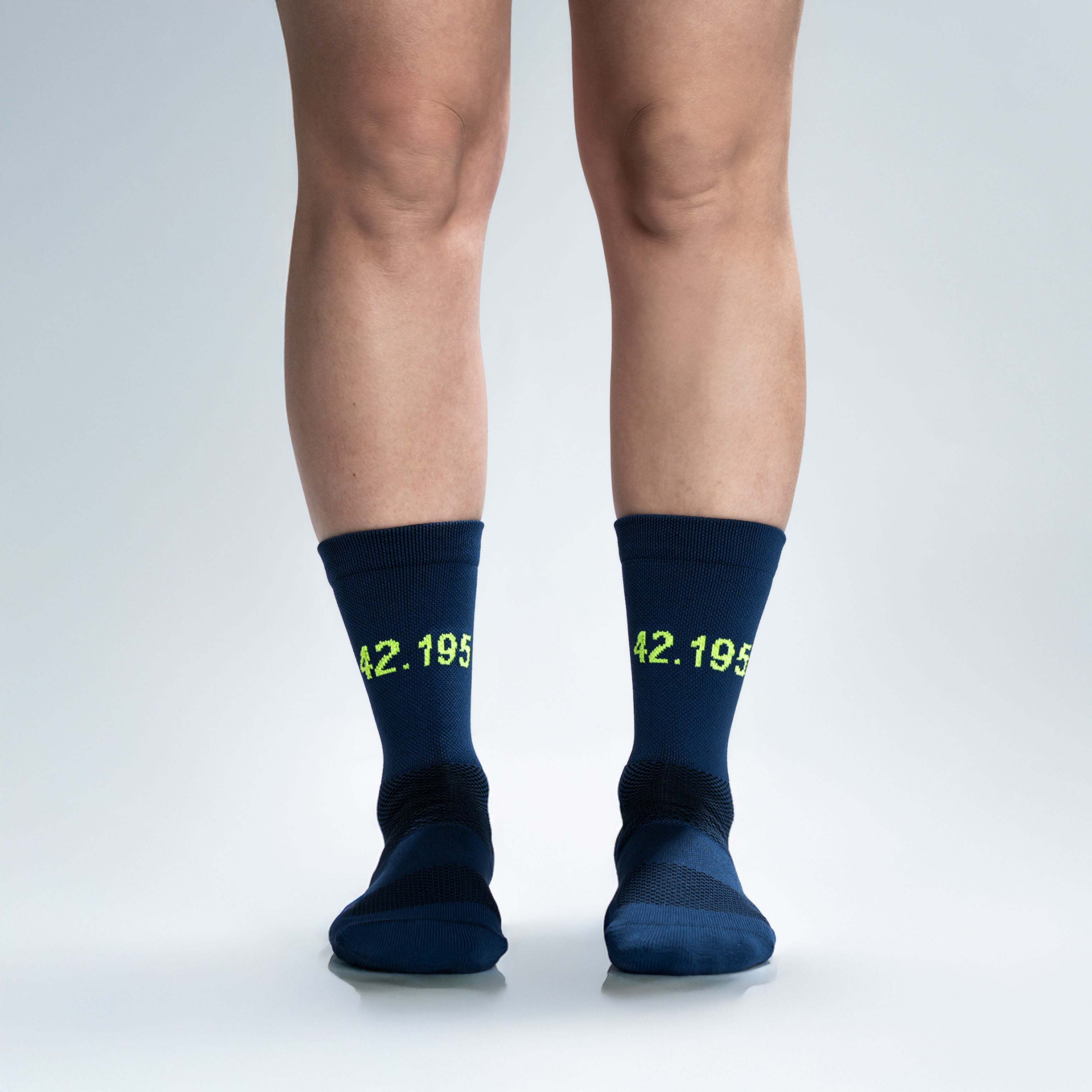 Calcetas deportivas Marathon Spirit unisex para running y maratón, cómodas, transpirables y costura antiampollas.