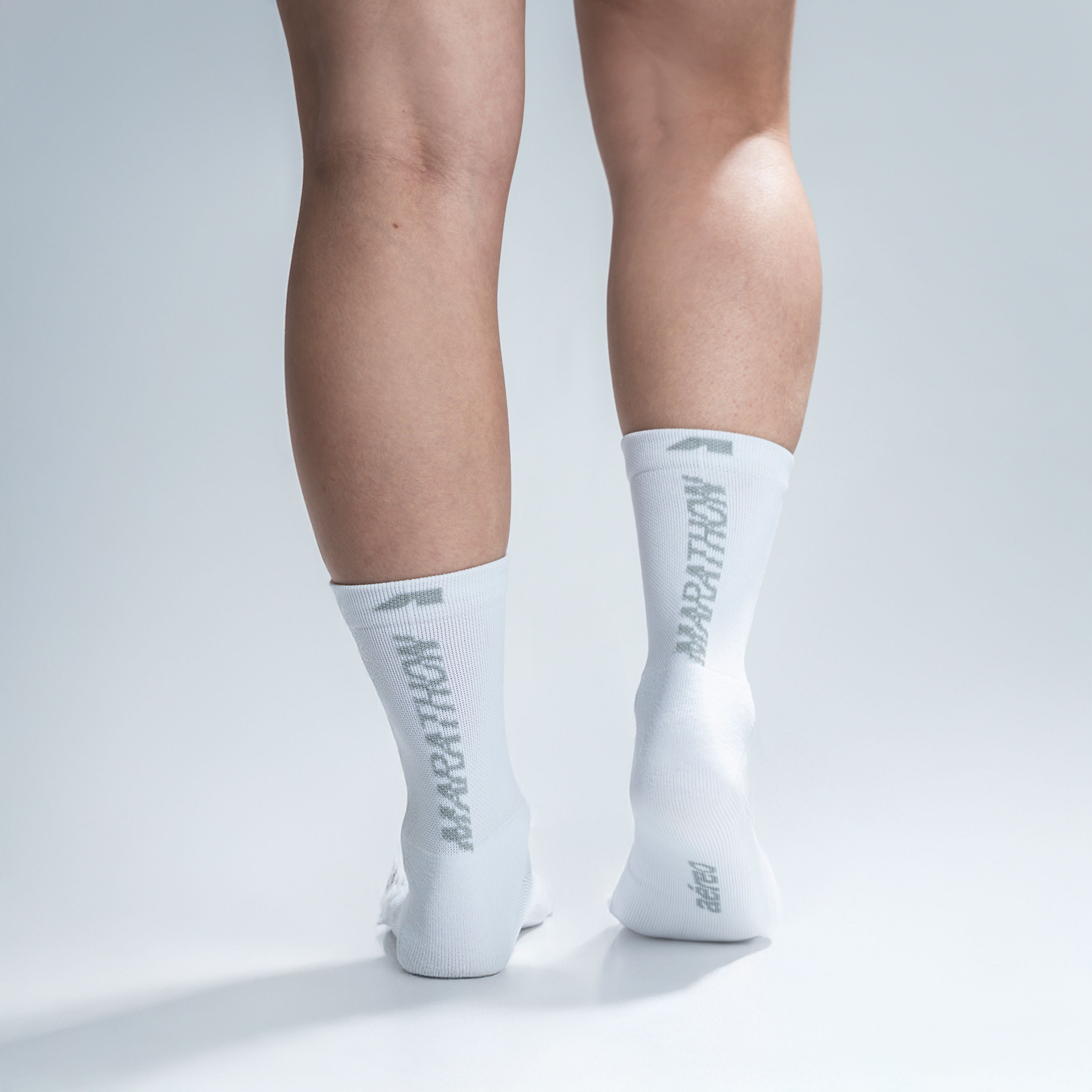 Calcetas deportivas Marathon Spirit unisex para running y maratón, cómodas, transpirables y costura antiampollas.