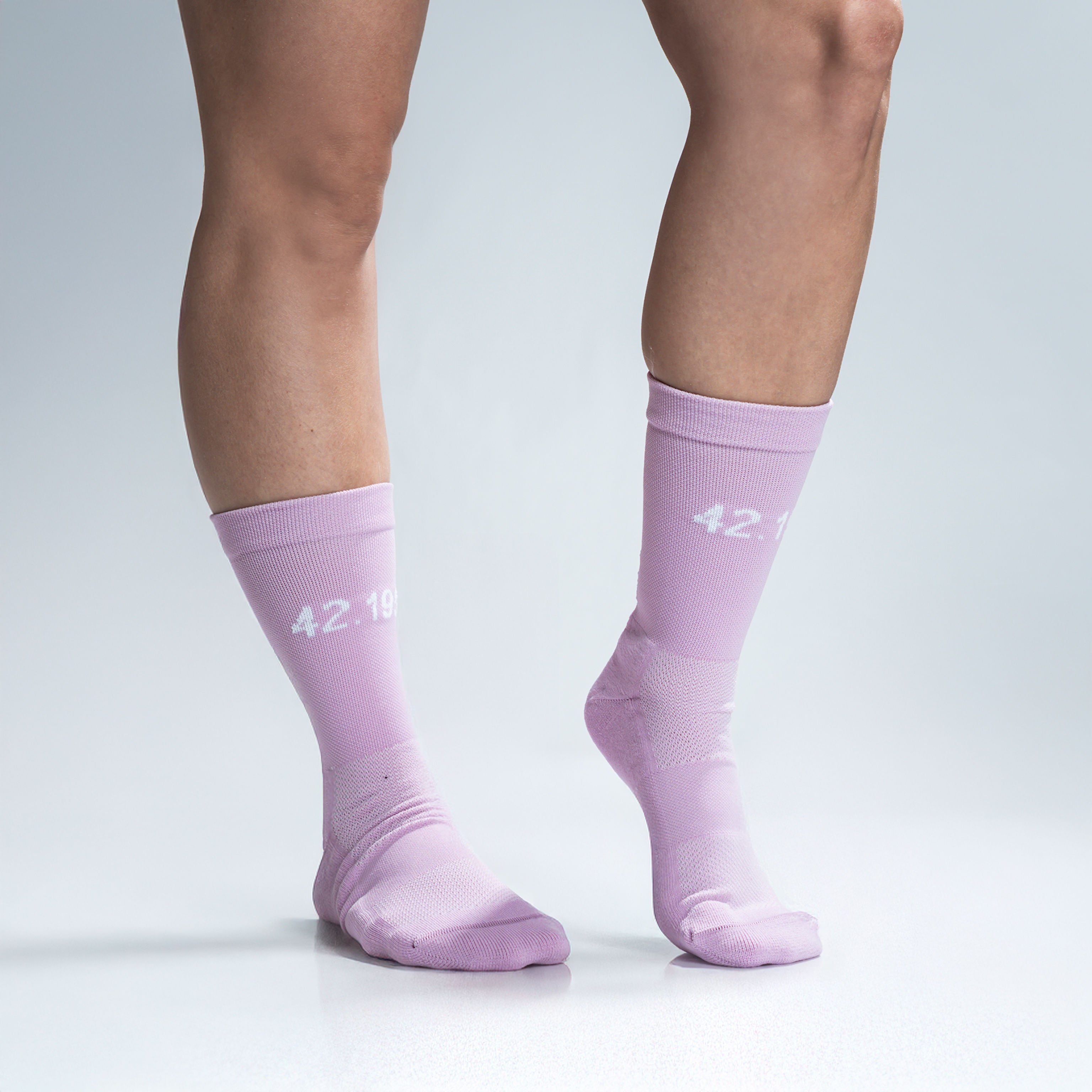 Calcetas deportivas Marathon Spirit unisex para running y maratón, cómodas, transpirables y costura antiampollas.