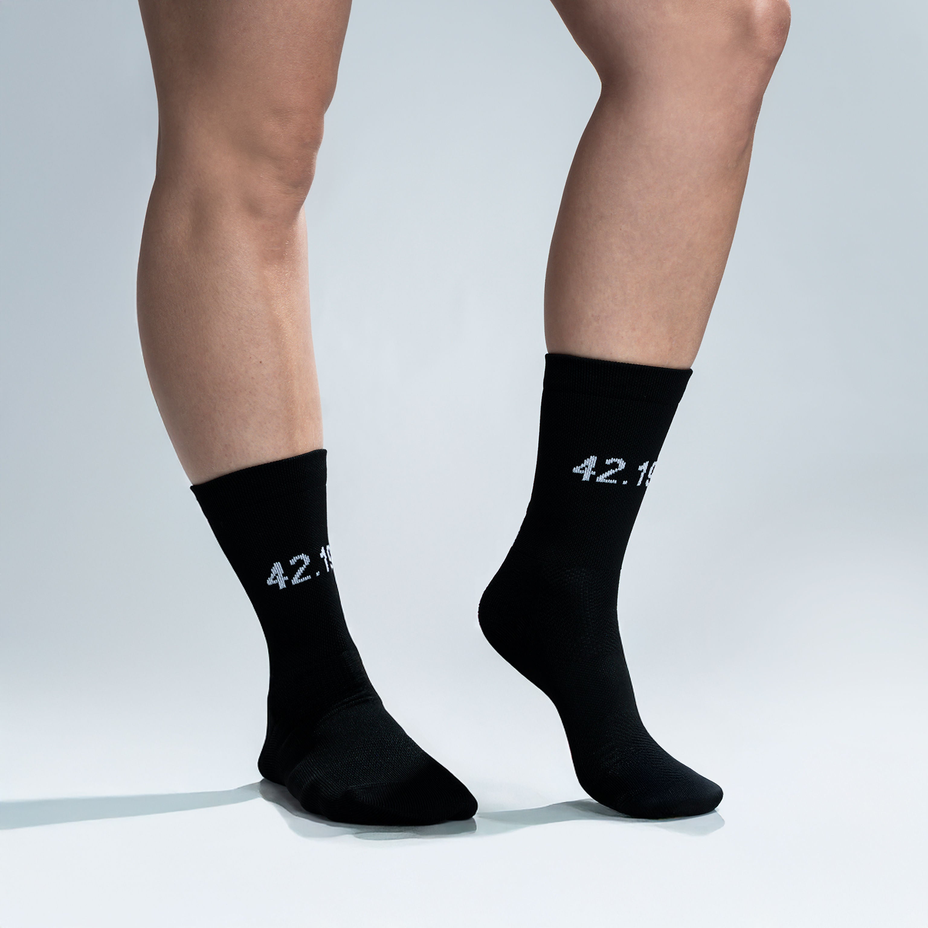 Calcetas deportivas Marathon Spirit unisex para running y maratón, cómodas, transpirables y costura antiampollas.