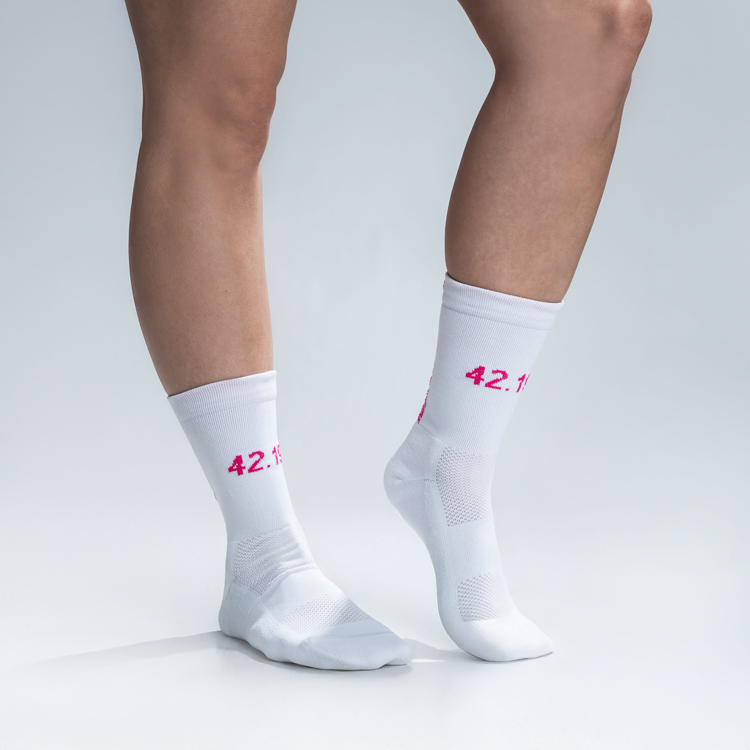 Calcetas deportivas Marathon Spirit unisex para running y maratón, cómodas, transpirables y costura antiampollas.