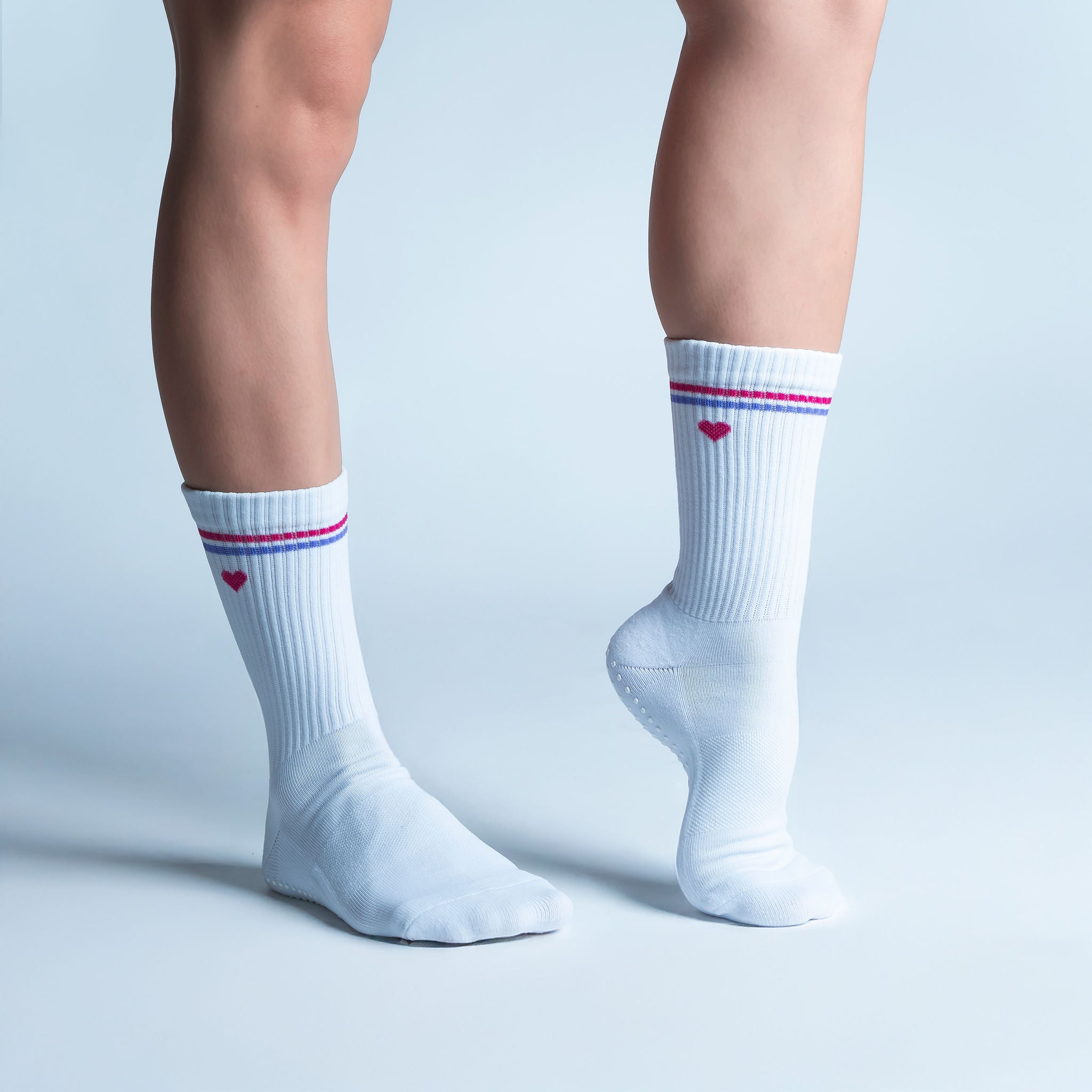 Calcetas de pilates y yoga antideslizantes, con soporte en arco, agarre seguro y tejido transpirable para mayor estabilidad y comodidad durante el entrenamiento.